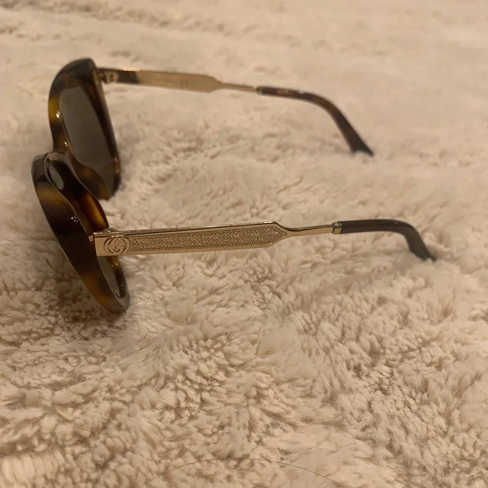 Gucci - Cheetah/Cat Eye Sunglasses - Picture 3 of 5